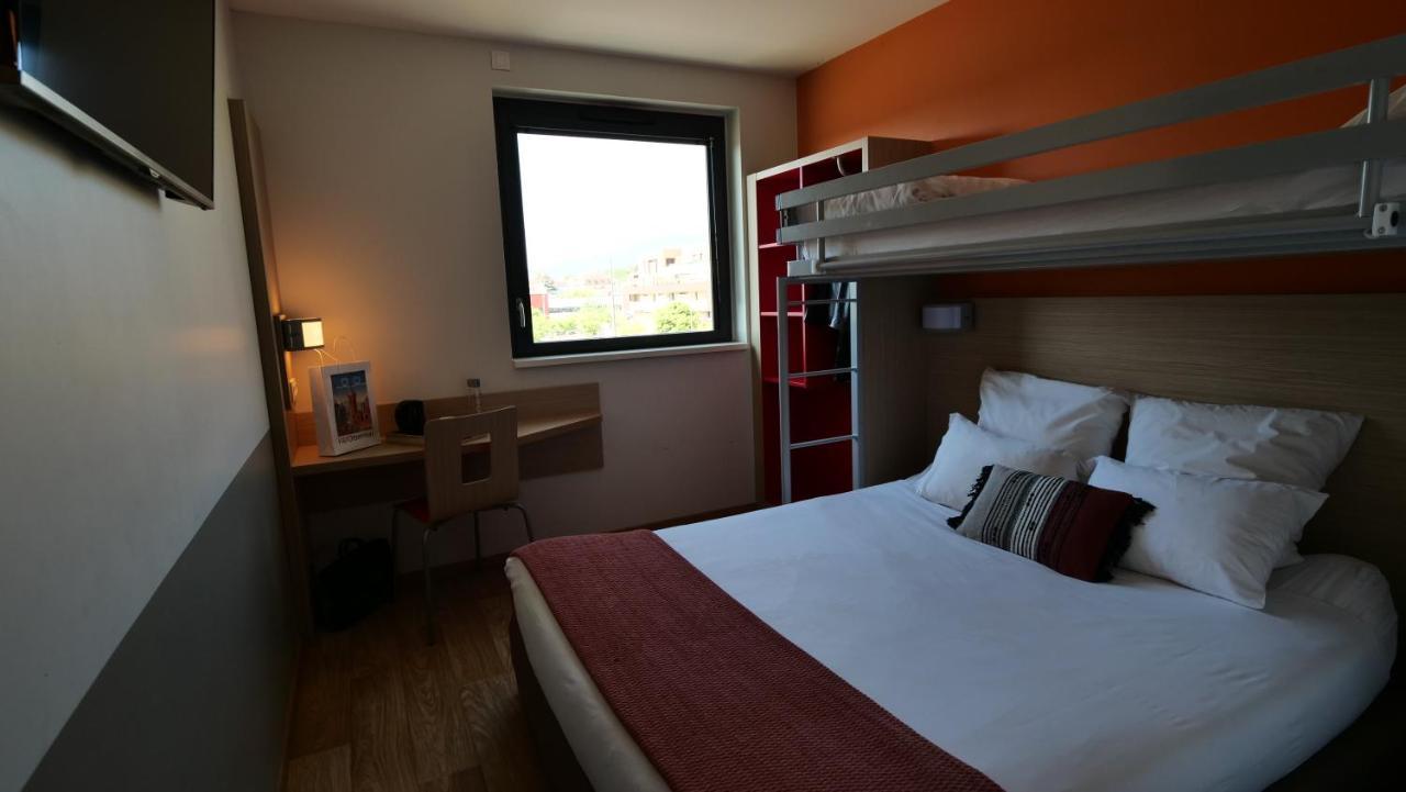Oneloft Hotel Obernai Exteriör bild